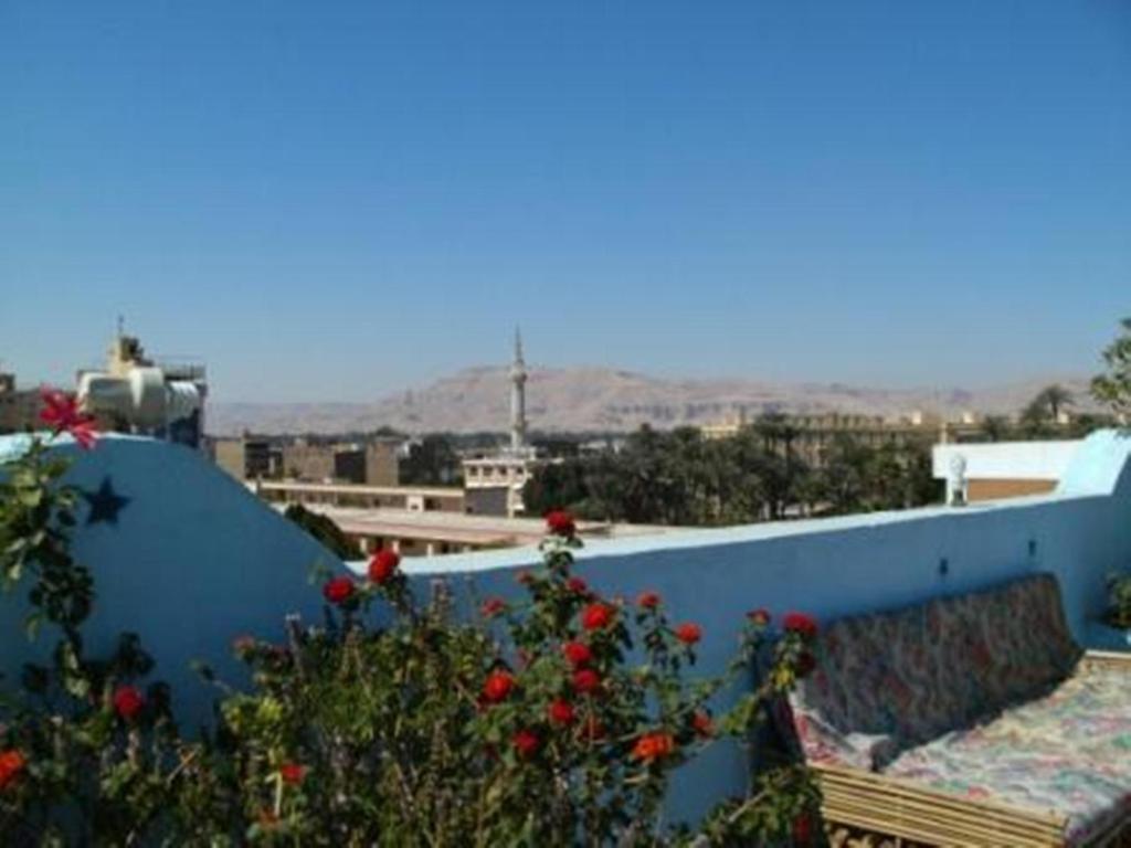 Bob Marley House Sherief Hotel Luxor Bagian luar foto